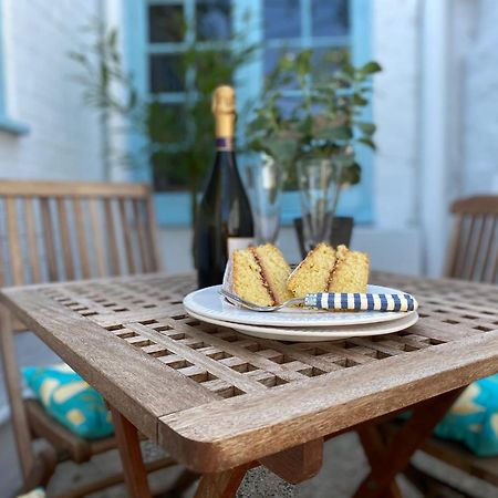 Bosun Cottage - Boutique Retreat On The Beach Deal Kültér fotó