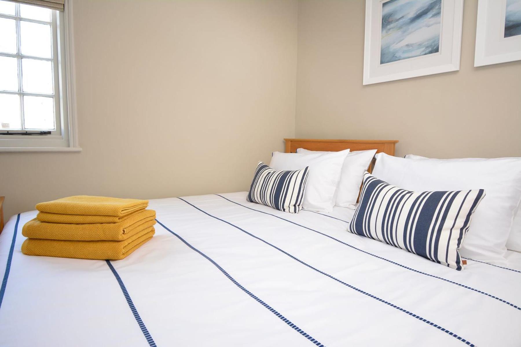Bosun Cottage - Boutique Retreat On The Beach Deal Kültér fotó